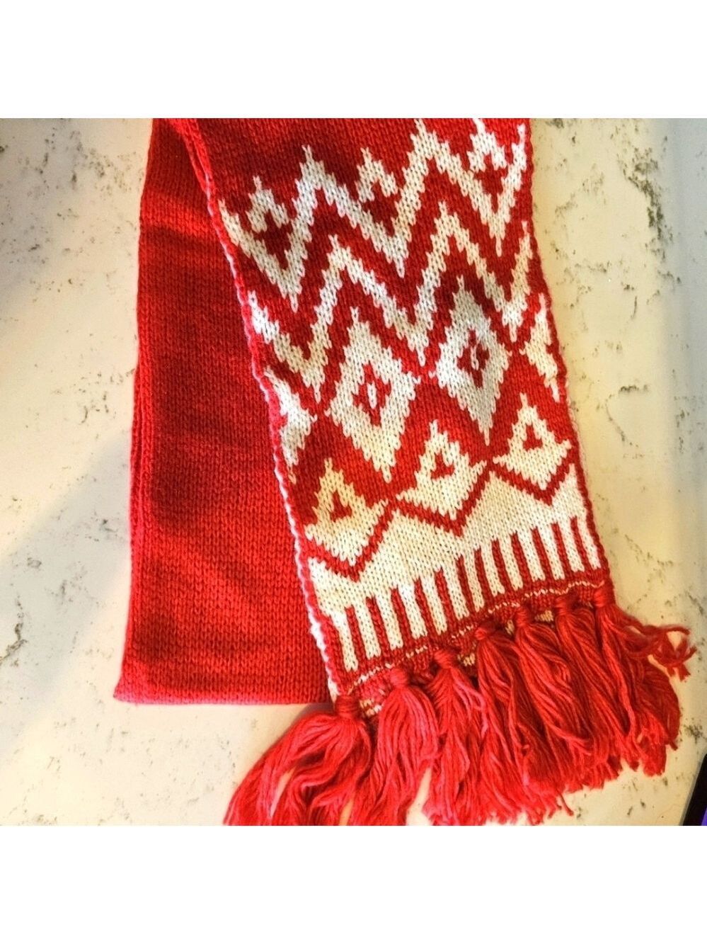 💥4 for $25💥 Old Navy red and white scarf